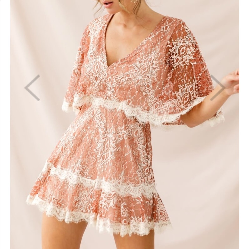Casper Batwing Lace Dress (Selfie Leslie)